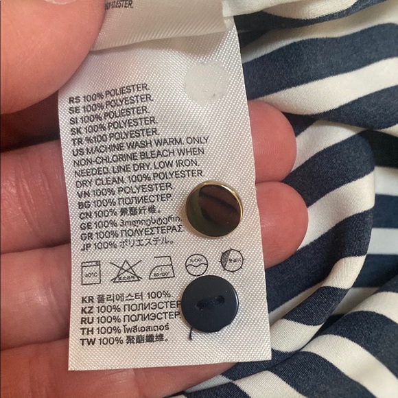 H&M Blouse - Picture 7 of 7